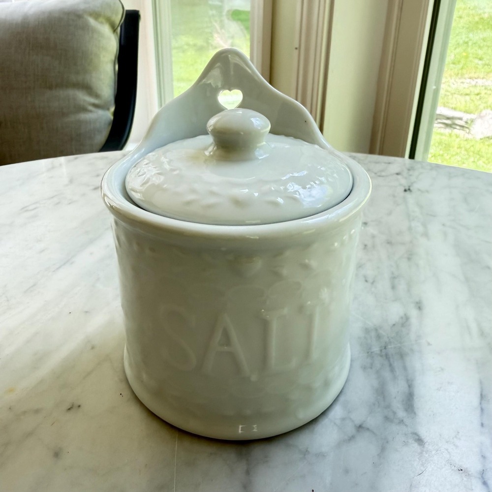 VTG Pfaltzgraff Heritage White Ceramic Salt Box Kitchen Organizer USA